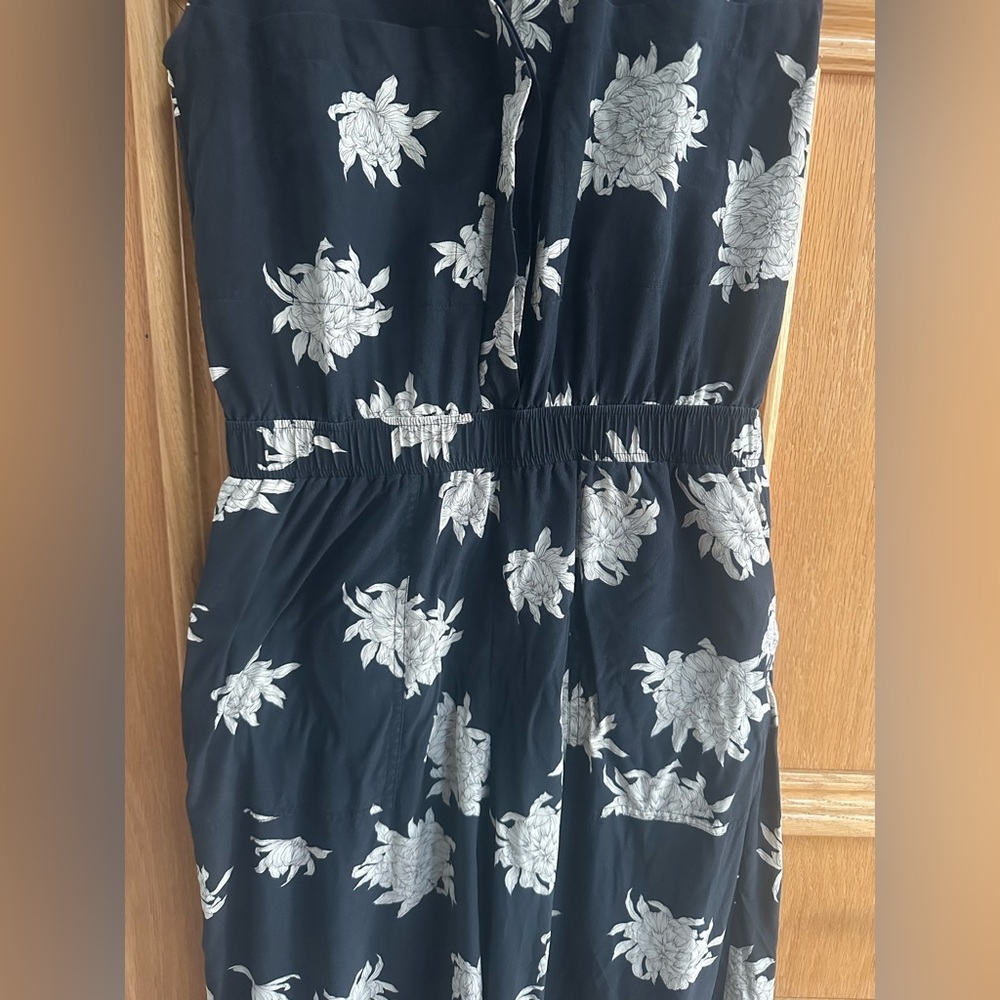 Vince Silk Floral Jumpsuit Black White Chrysanthemum Print Size M - Picture 11 of 12
